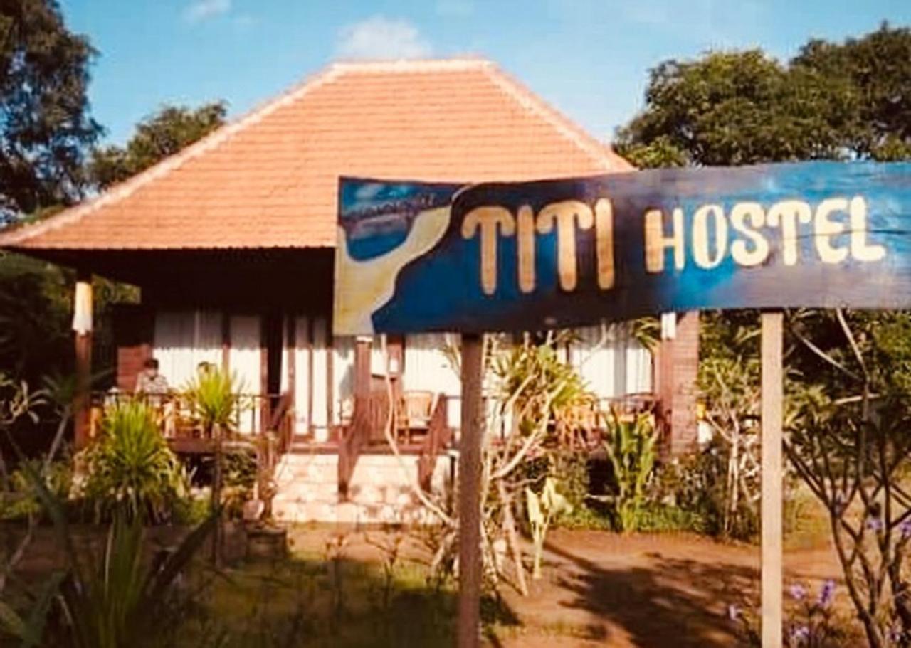 Titi Hostel Lembongan Exterior photo